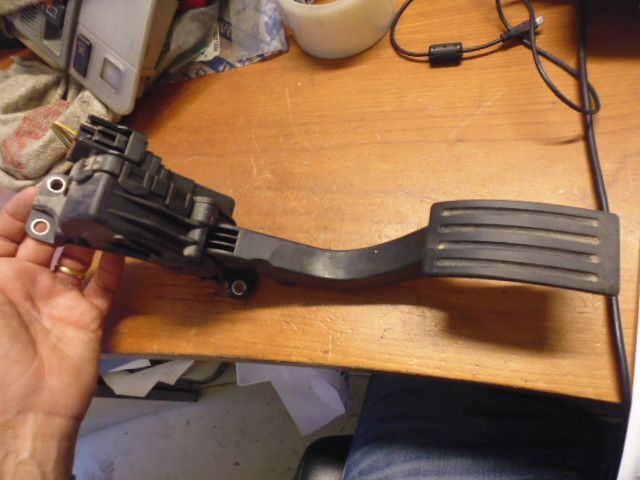 Pedale acceleratore 4M51-9F836-AH Ford Focus seconda serie 1.6 tdci 80m kw motore G8DB.