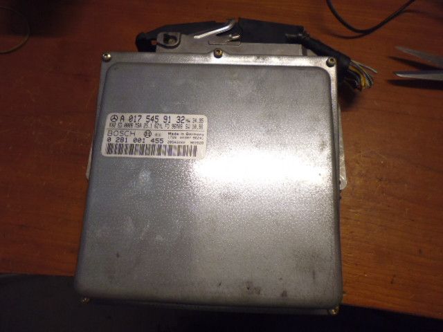 Centralina motore Mercedes S300 serie W140 del 1996. Codice Mercedes A0175459132 codice Bosch 02810014