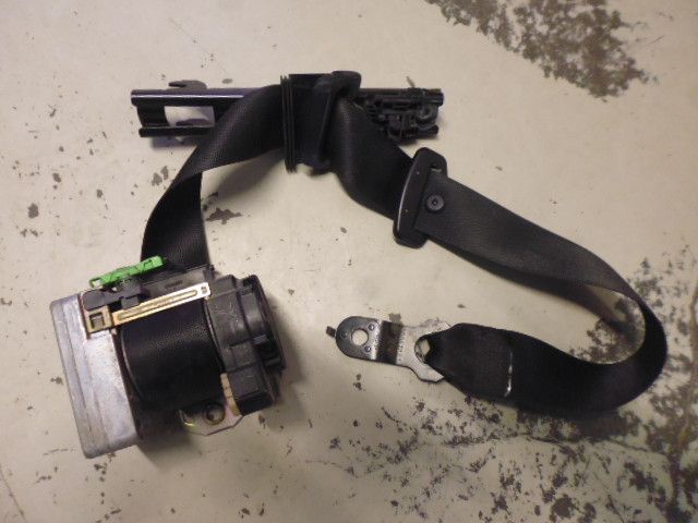 Cintura di sicurezza anteriore destra 233022688D  Mercedes C 220 CDI W203.