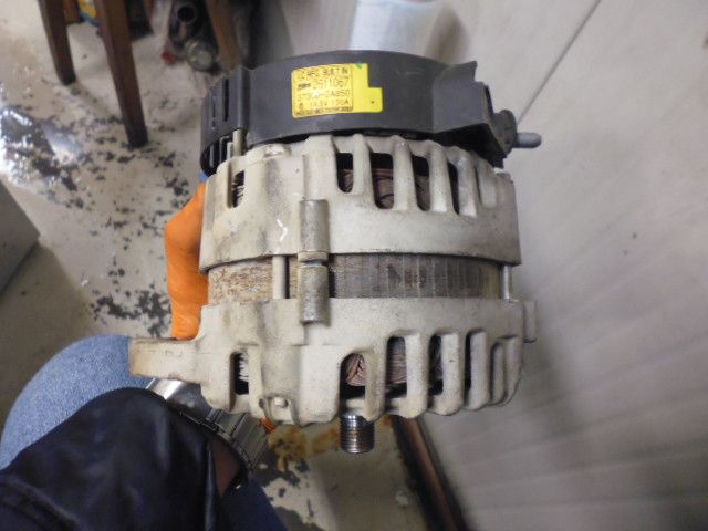 Alternatore 2611067 37300-2A850 13,5V 130A per Kia Sportage SL 1.7 85kw codice motore D4FD del 2014.