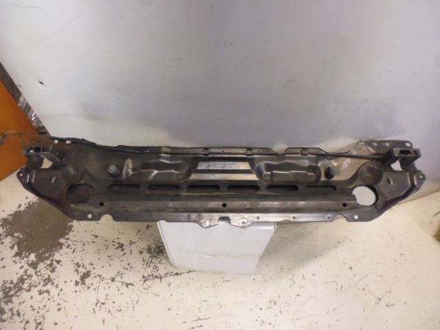 Traversa supporto serrature cofano anteriore per BMW 530 D E60.