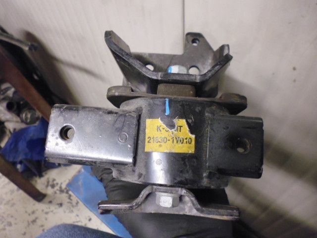 Supporto cambio 21830-1Y010 Kia Picanto 1.0 benzina 50,7 kw codice motore G3LA del 2012 con circa 40.000 chilometri.