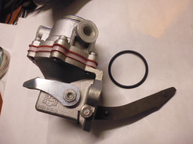 Pompa carburante originale BCD 2518/5 per motori IVECO.