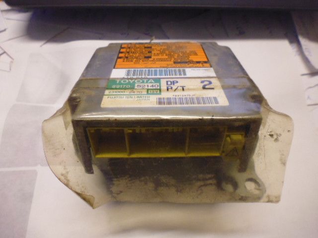Centralina airbag Toyota Yaris prima serie. Codici 89170-52140 231000-2470.