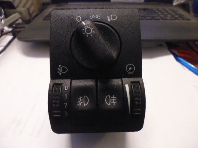 Comando accensione luci 09180770 09181041 Opel Astra G 1998/2006. Comando accensione luci 09180770 09181041 Opel Astra G 1998/2006.