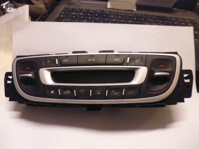 Centralina comandi clima 275100007R Renault Megane III.