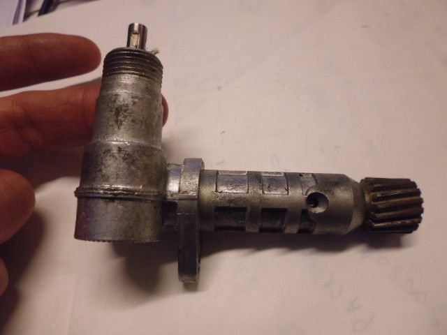 Ingranaggio rinvio contachilometri Svama a 16 denti per Fiat 500 F L R.