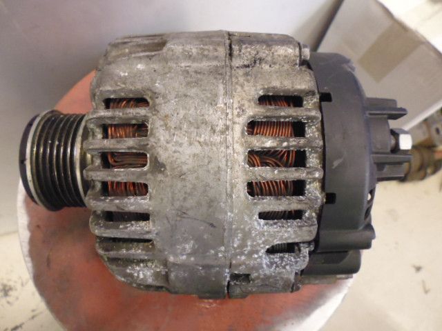 Alternatore 06F903023C 140AVWAG per vetture gruppo Audi Volkswagen.