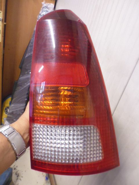 Faro fanale posteriore destro Ford Focus SW prima serie.