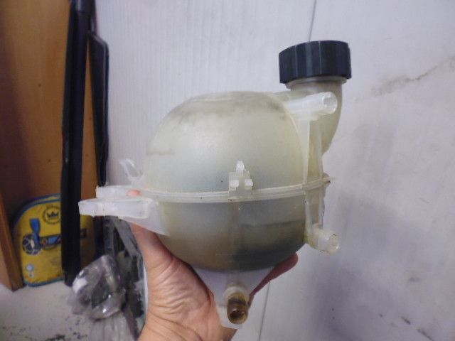 Vaschetta liquido radiatore 9639562680 Citroen C3 1.1 benzina del 2004 codice motore HFX.