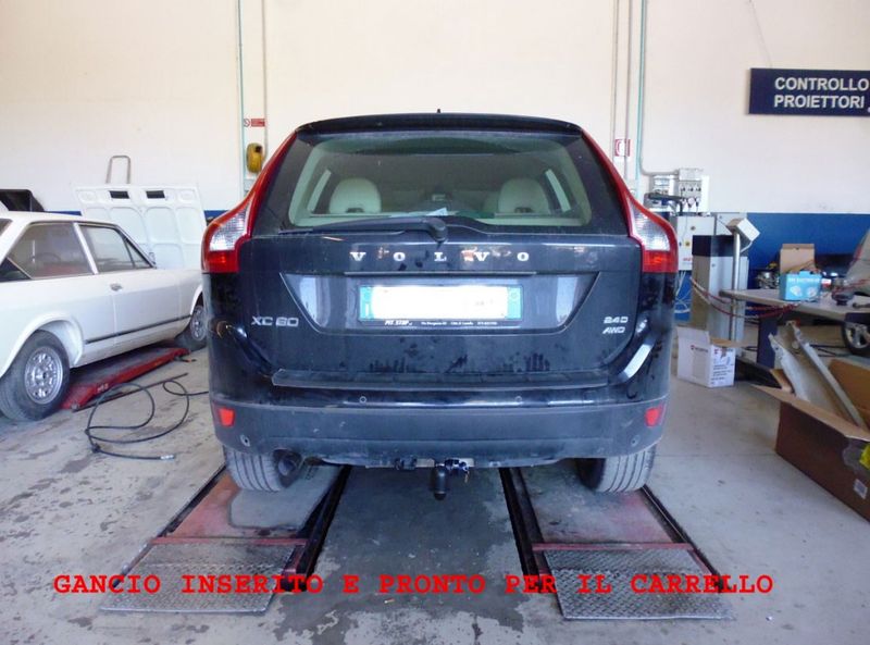 Gancio traino estraibile verticale Volcvo XC60.