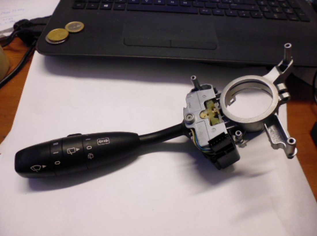 Devioluci sinistro Mercedes A 180 CDI W169 marca Valeo 281.924 z410 2.