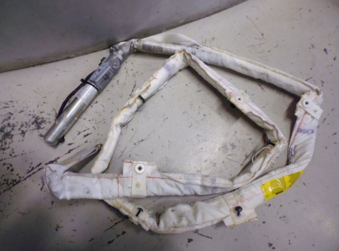 Airbag a tendina lato destro BMW 530 D E60 codice 857033768119.