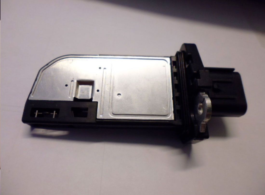 Debimetro misuratore massa aria originale Ford vari modelli codice ricambio 1516668. Debimetro misuratore massa aria originale Ford vari modelli codice ricambio 1516668.
