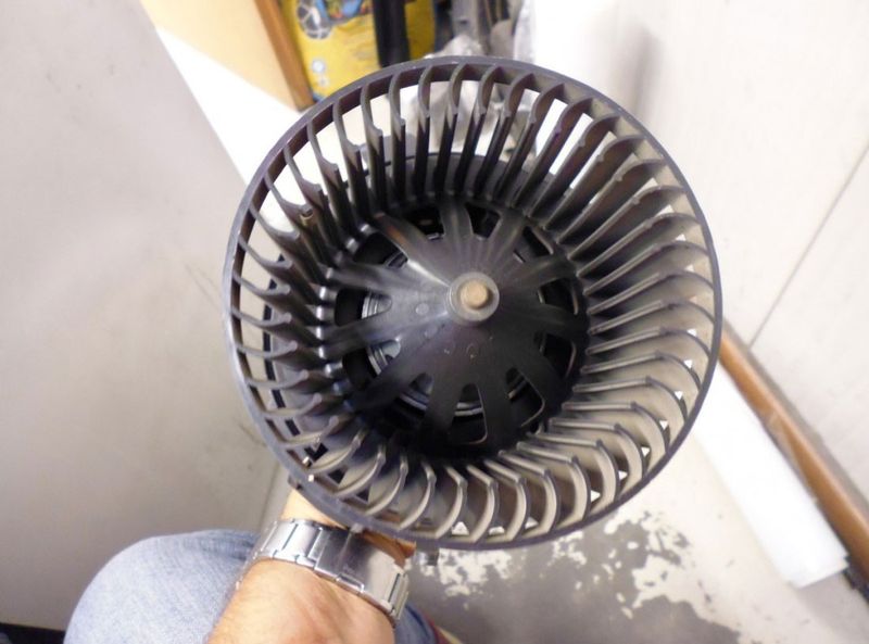 Ventola riscaldamento abitacolo 64245 Peugeot 206.