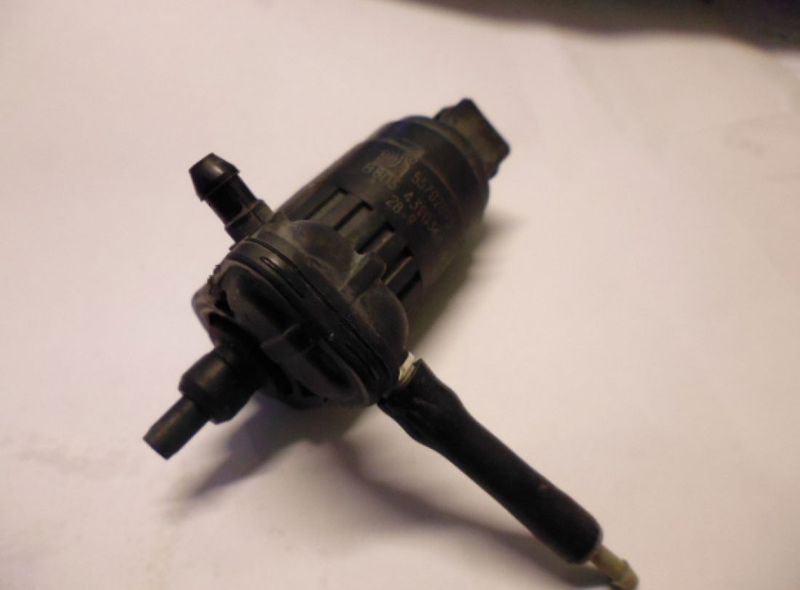 Pompa elettrica acqua tergicristalli 55702893 Fiat Grande Punto EVO.