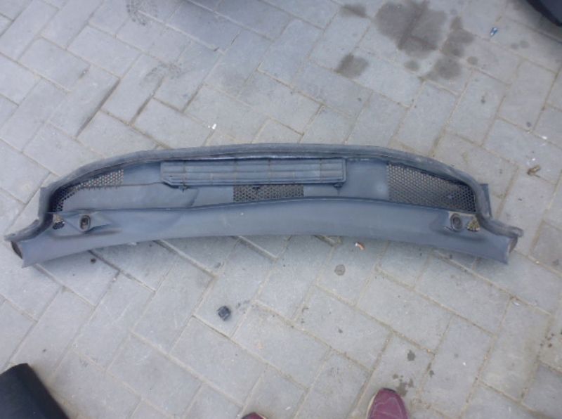 Gocciolatoio plastica sotto parabrezza Mercedes Classe A 180 CDI W169.