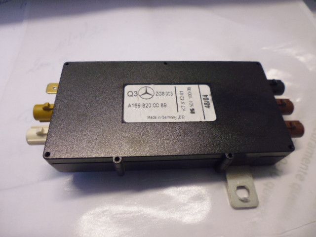 Centralina amplificatore di antenna A1698200089 Mercdes A 180 CDI W169.