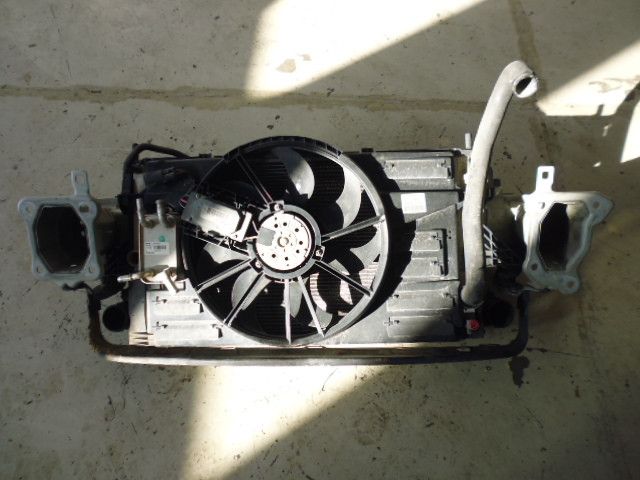 Pacco radiatori completo Volvo V50 2.4 D5 con cambio automatico motore D5244T8 con 132 kw.
