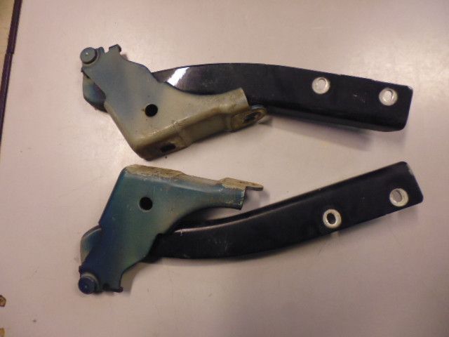 Cerniere cofano anteriore Fiat Grande Punto EVO.