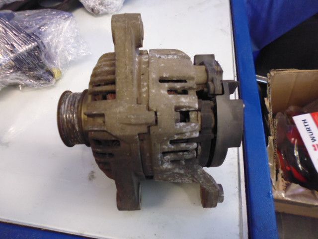 Alternatore Bosch 0124325145 46841963 per Fiat Multipla seconda serie 1.6 bipower.