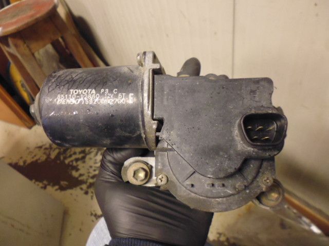 Motorino tergicristallo anteriore 85110-12860 Toyota Corolla del 2000.