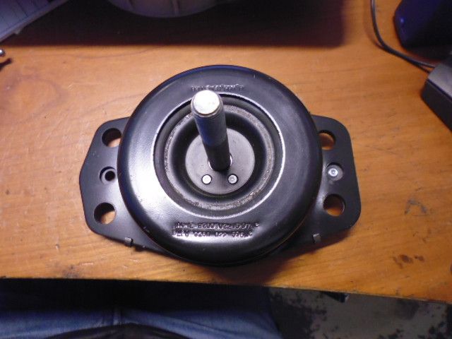 Supporto motore 9111350 8200022595B originale GM per Opel Movano diesel 1999/2001.