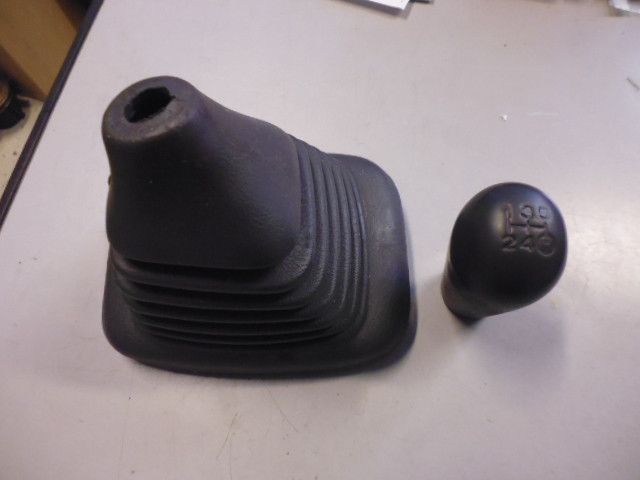 Cuffia e pomello cambio Toyota Corolla 1.4 benzina del 2000.