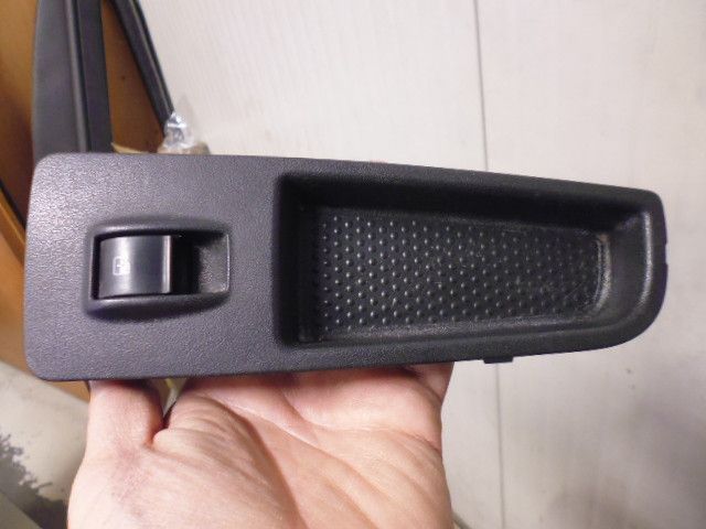 Interruttore alzavetro anteriore destro 735434459 Fiat Bravo 2007 - 2010.