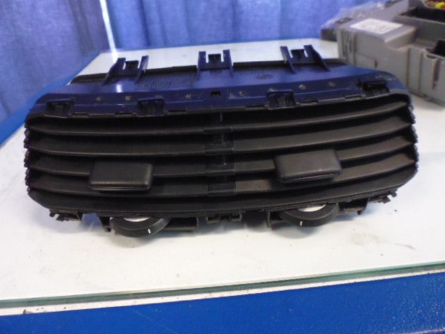 Bocchette ventilazioni cruscotto centrale 7355043420 per Fiat Grande Punto EVO.