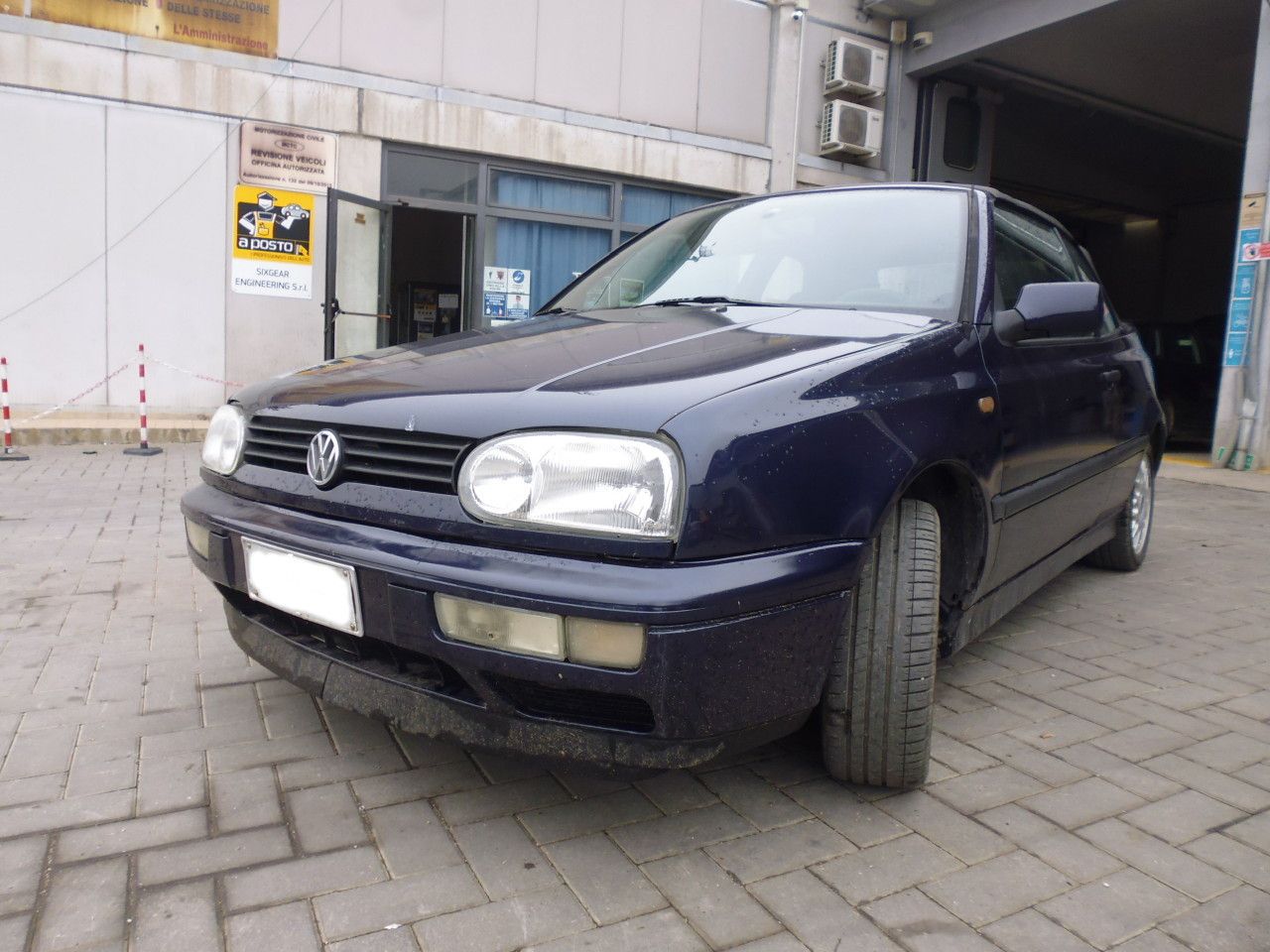 Volkswagen Golf III Cabrio del 1995.