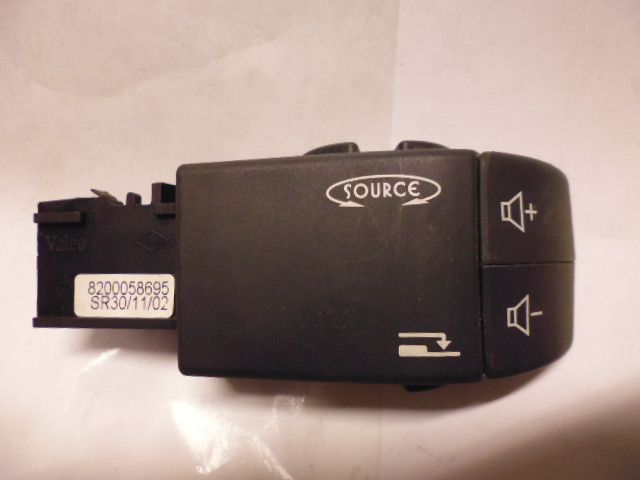 Leva comandi radio 8200058695 Renault Clio seconda serie.