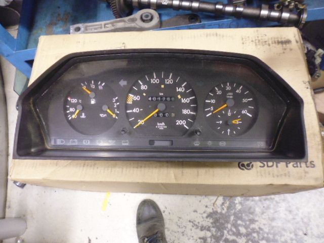 Quadro strumenti Mercedes E 250D serie W124 codice 1245435321.