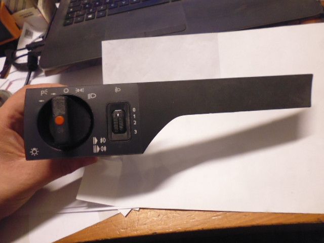 Comando accensione luci Mercedes E 250D serie W124.
