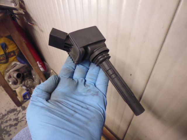 Bobina accensione 04C905110H per vetture gruppo Audi Volkswagen.