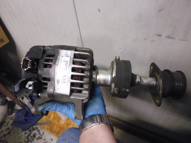 Alternatore Ford Focus 1.8 TDCI dal 1998 al 2005 codice 063377412010.