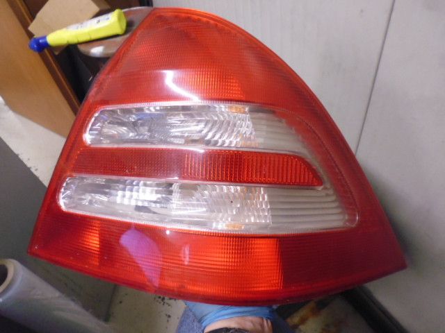 Faro fanale posteriore destro Mercedes classe C serie W203.