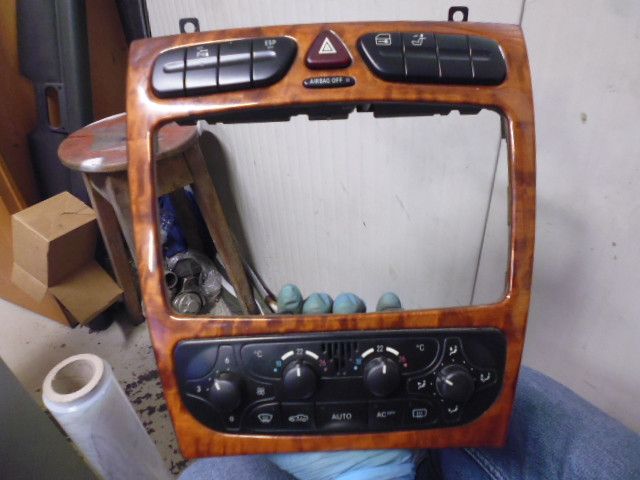 Centralina clima pulsantiera consolle centrale tipo radica Mercedes C serie W203.
