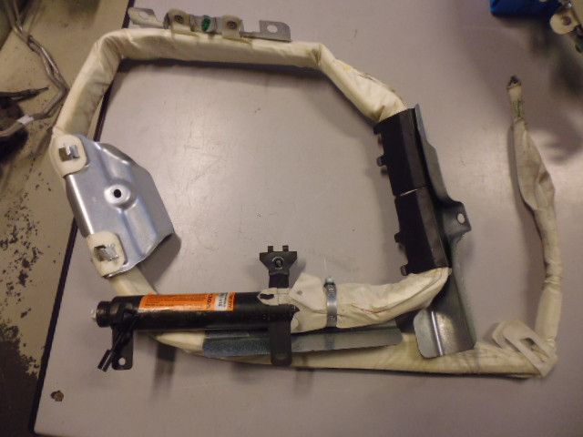 Airbag laterale sinistro lato guida a tendina 9141638 Volvo V70 del 2001.
