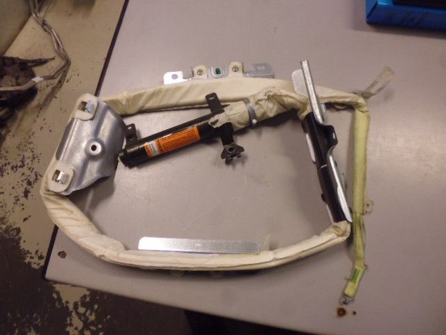 Airbag laterale destro lato passeggero a tendina 9141639 Volvo V70 del 2001.