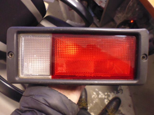 Faro posteriore destro per paraurti Hyundai Galloper.