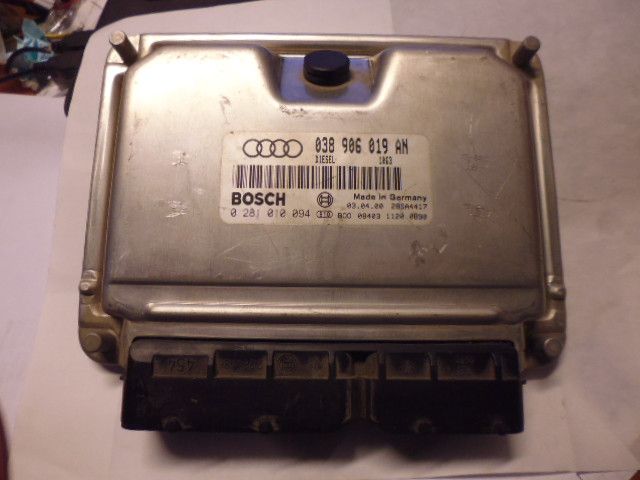 Centralina motore Bosch 0281010094 038906019AN per Audi A4 8D5 B5 1.9 Tdi. Centralina motore Bosch 0281010094 038906019AN per Audi A4 8D5 B5 1.9 Tdi.