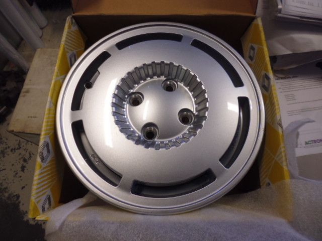 Cerchio in lega nuovo originale per Renault Super 5 GT Turbo misura 5 1/2  J13 4CH36.