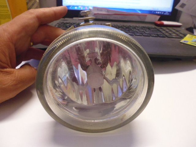 Faro fanale fendinebbia anteriore destro o sinistro (bilaterale) 9648947780 Citroen C2.
