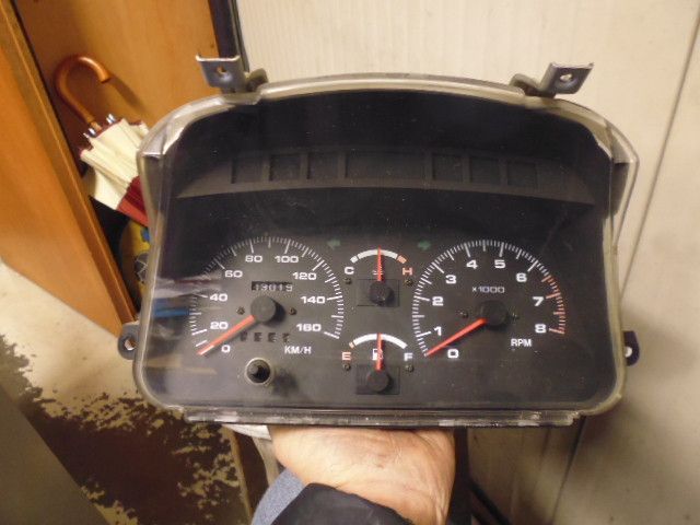 Quadro strumenti Suzuki Vitara 1.6 benzina con contachilometri a 5 cifre 34100-60A81 3410060A2.