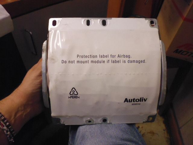 Airbag lato passeggero 30615716 Volvo V50 dal 2004 al 2012.
