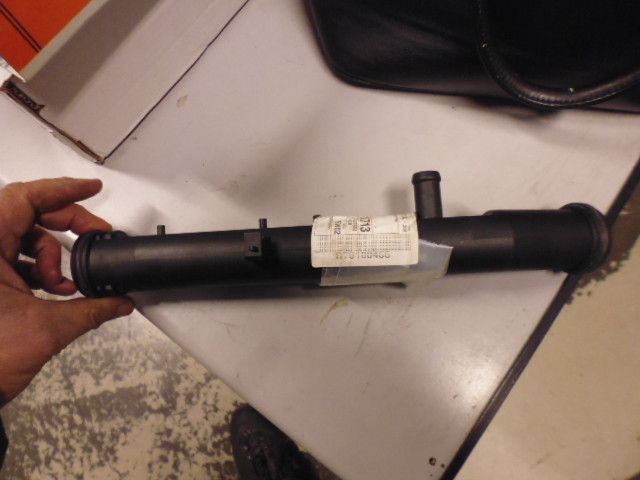 Tubo acqua raffreddamento radiatore originale Audi Volkswagen 032121065G.