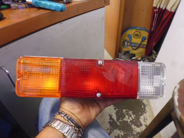 Faro fanale posteriore destro Suzuki SJ410 SJ413.