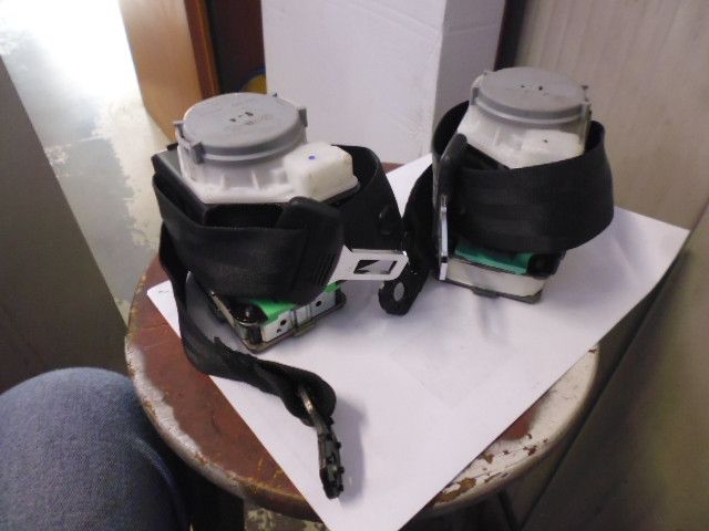 Cinture di sicurezza posteriori destra e sinistra Audi A8 4H0857805D 4H0857805A.