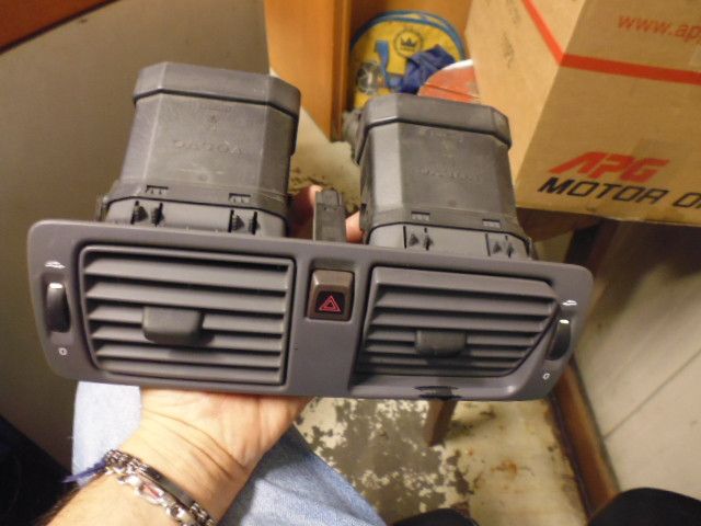 Bocchette ventilazione centrali Volvo V50.